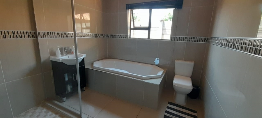2 Bedroom Property for Sale in Adamayview North West